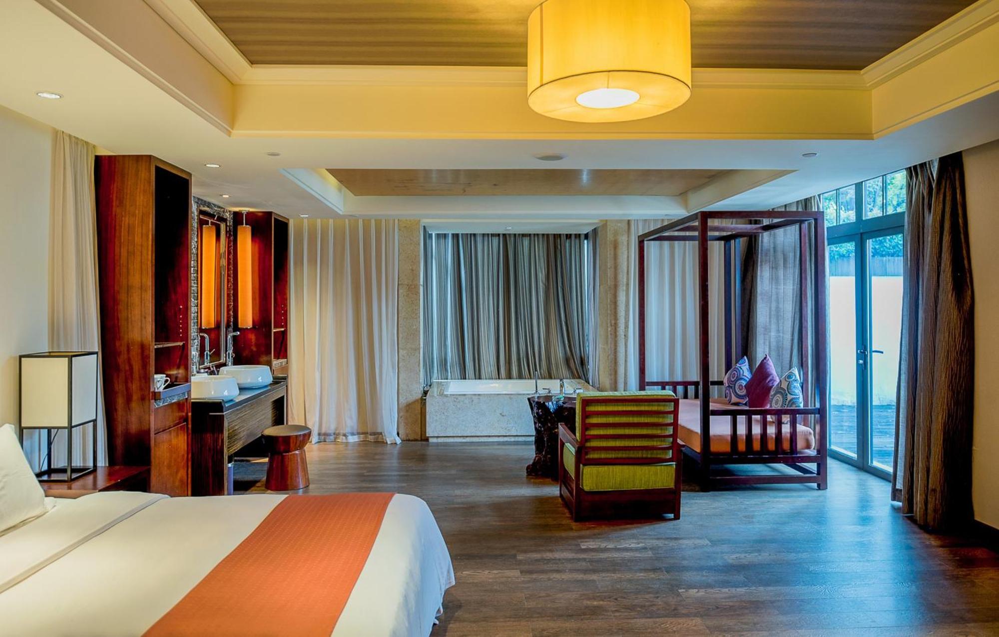 Holiday Inn Resort Chaohu Hot Spring By Ihg Hefei Exterior foto
