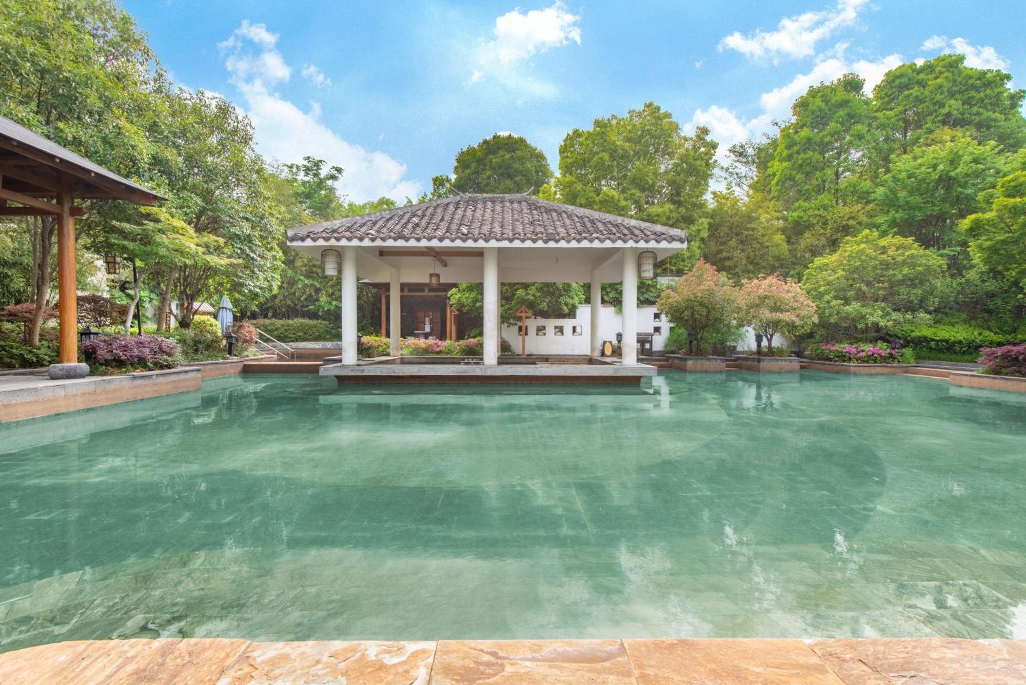 Holiday Inn Resort Chaohu Hot Spring By Ihg Hefei Exterior foto